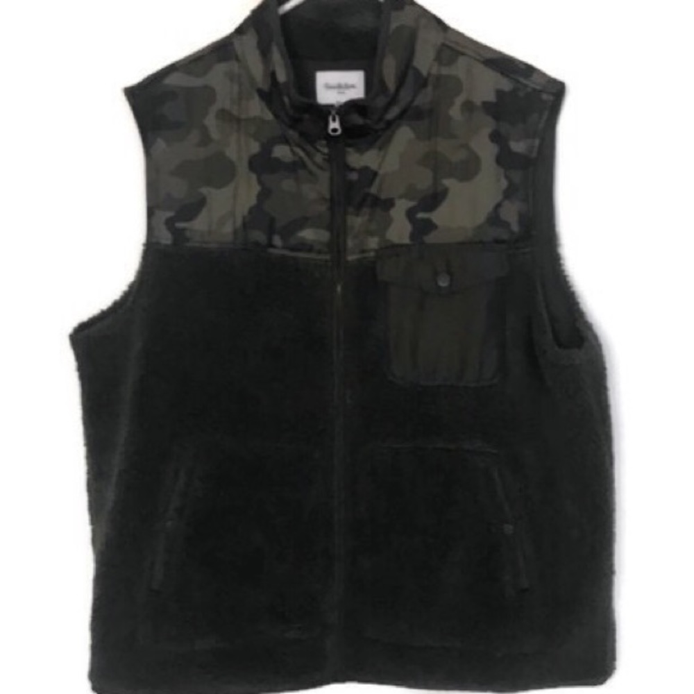 Goodfellow & CO Camo Sherpa Vest